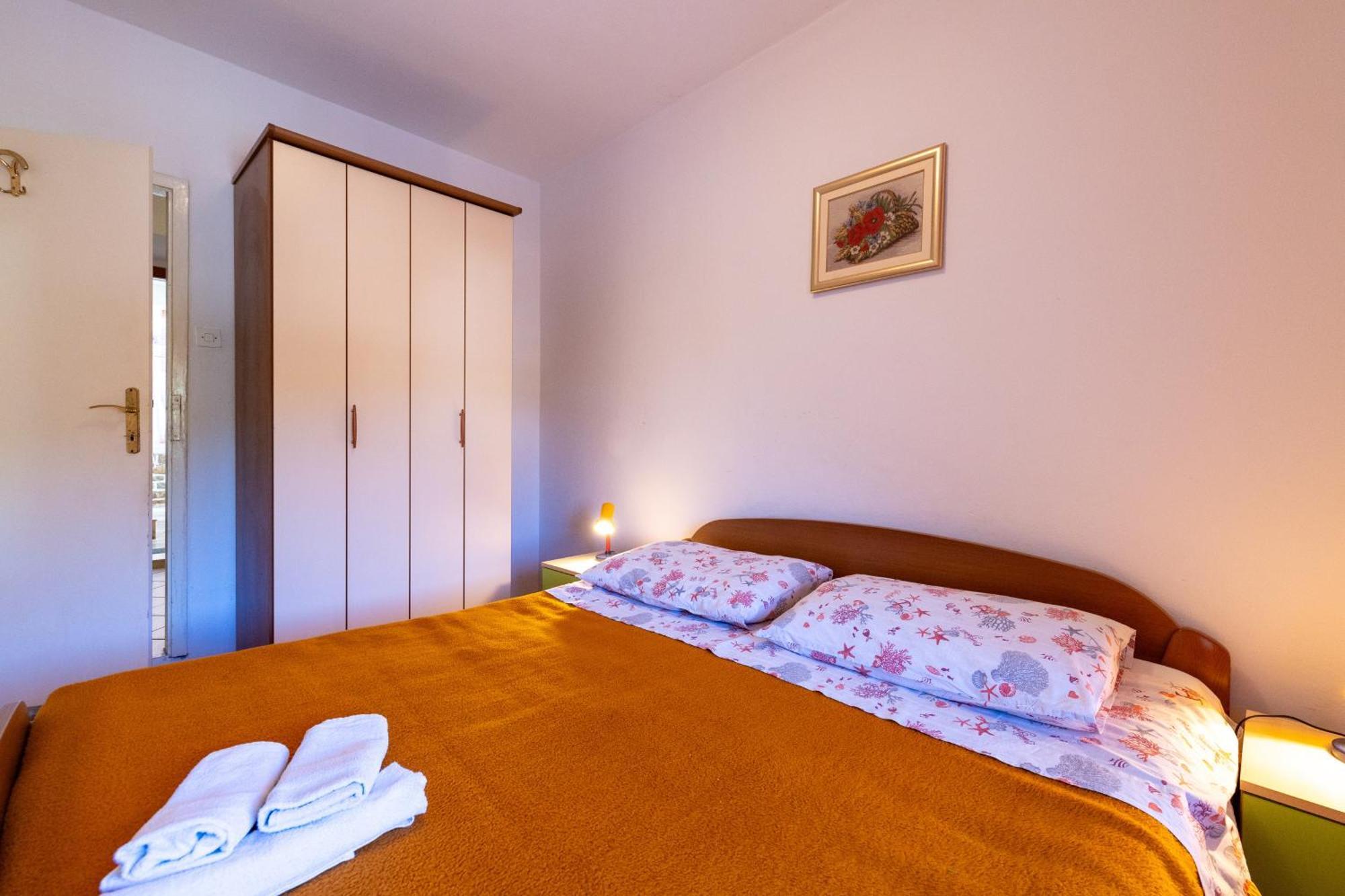 Apartments By The Sea Cove Zarace - Gdinj, Hvar - 2047 Habitación foto