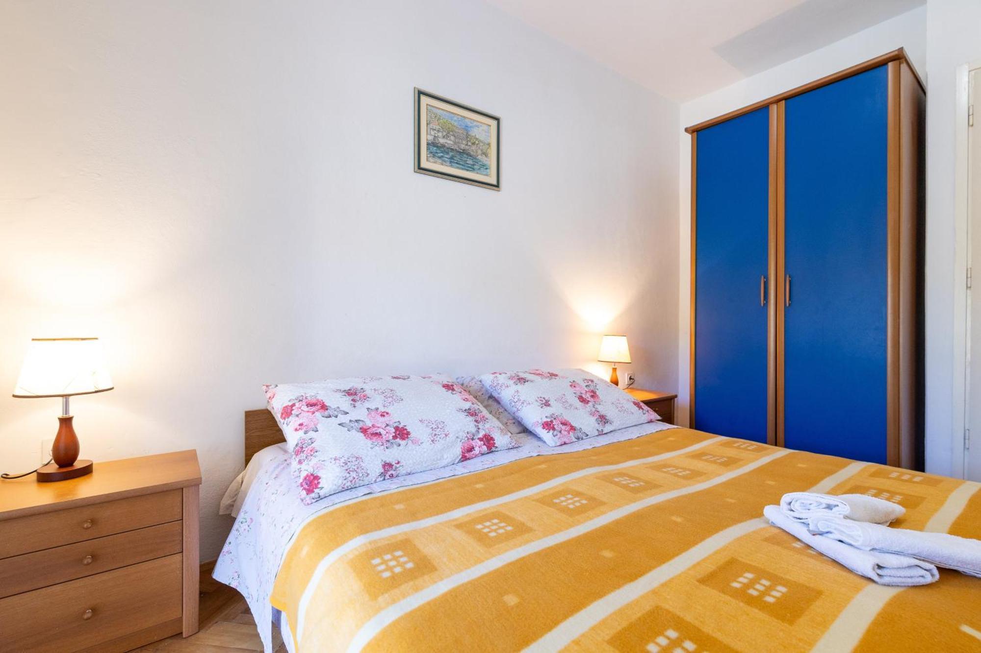 Apartments By The Sea Cove Zarace - Gdinj, Hvar - 2047 Habitación foto